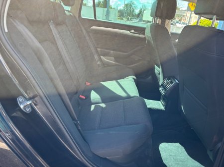 2016 Volkswagen Passat - thumbnail 8