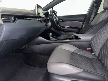 2020 Toyota C-HR - thumbnail 3