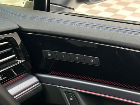 2025 Volkswagen Touareg - thumbnail 20