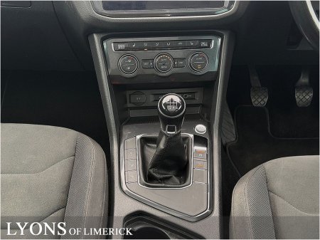 2018 Volkswagen Tiguan - thumbnail 11