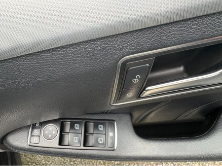 2015 Mercedes-Benz E Class 220 CDI BLUETEC SE 4DR AUTO €11,950 thumbnail