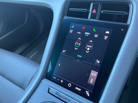 2022 Porsche Taycan 4S Cross Turismo 93kWh €61,995 thumbnail