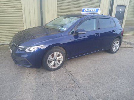 2023 Volkswagen Golf 2.0 TDI 115HP Life €24,995 thumbnail