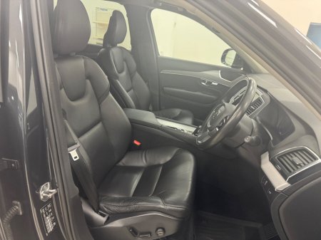 2020 Volvo XC90 B5 (235hp) AWD Momentum Auto thumbnail