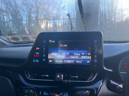 2018 Toyota C-HR 1.8 HYBRID LUNA €18,450 thumbnail