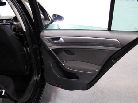 2017 Volkswagen Golf 1.2 TSI COMFORTLINE €16,450 thumbnail