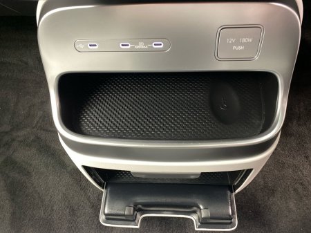 2025 Hyundai Ioniq 9 RWD standard (Long Range) Platinum €72,995 thumbnail