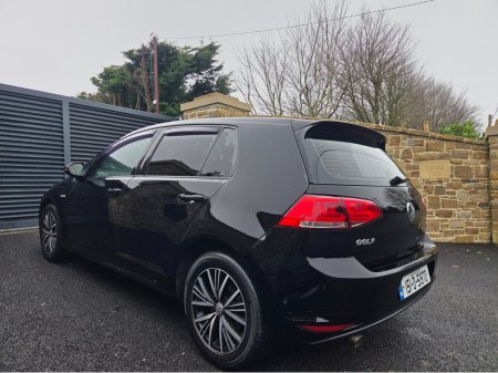 2015 Volkswagen Golf 1.6 TDI BLUEMOTION 110PS 5DR €6,500 thumbnail
