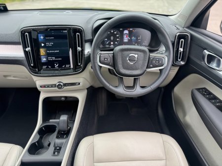 2022 Volvo XC40 - photo 8