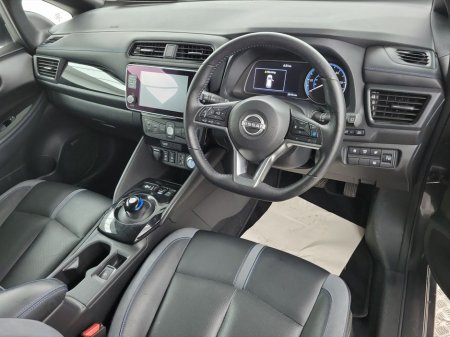 2024 Nissan Leaf - thumbnail 9