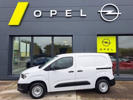 2024 Opel Combo  €17,950