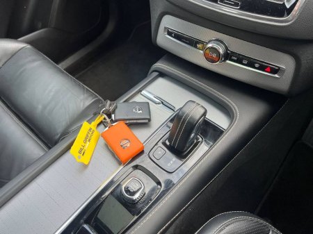 2022 Volvo XC90 R-DESIGN PRO T8 2.0 AWD HYBRID * HUGE SPEC * // OPENING PAN ROOF // LEATHER HEATED SEATS // RETRACTING TOW HOOK €46,900 thumbnail