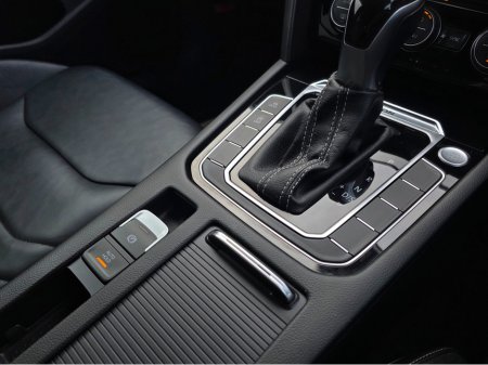 2018 Volkswagen Arteon 2.0 TSI R LINE EDITION 4 MOTION 280BHP - VIRTUAL DASH- FULL LEATHER HEATED ELECTRIC SEATS - SAT NAV - CARPLAY ANDROIDAUTO - BLIND SPORT - 360 PARKING SENSORS  - SELF PARKING ASSIST - 360 CAMER €27,950 thumbnail