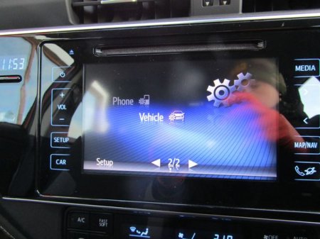 2018 Toyota Auris Hybrid Luna 4DR Auto €16,950 thumbnail