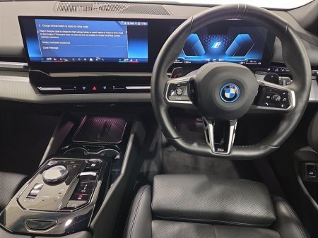 2024 BMW 5 Series - thumbnail 5