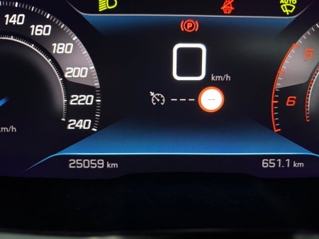 2022 Peugeot 3008 1.5 BlueHDi 130bhp Allure €25,950 thumbnail