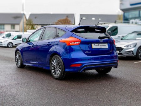 2018 Ford Focus - thumbnail 17