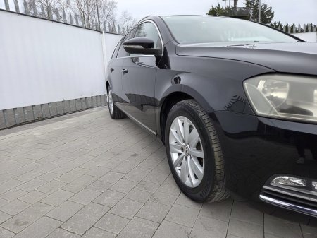 2013 Volkswagen Passat - thumbnail 2