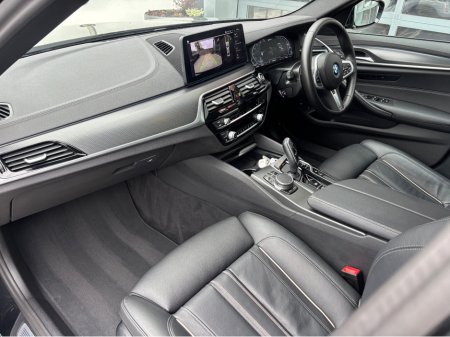 2022 BMW 5 Series - thumbnail 14