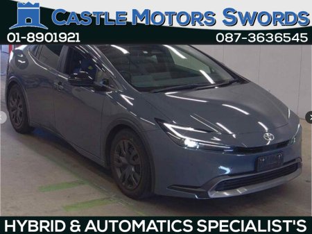 2023 Toyota Prius - view 2