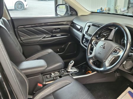 2018 Mitsubishi Outlander - thumbnail 13