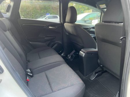 2016 Honda Fit SPORT 1.5 HYBIRD AUTO // REVERSE CAMERA // DIAMOND CUT ALLOYS // DIGITAL CLIMATE CONTROL €10,900 thumbnail