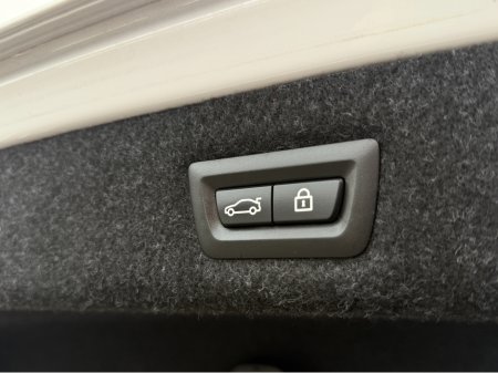 2017 BMW 5 Series - thumbnail 8