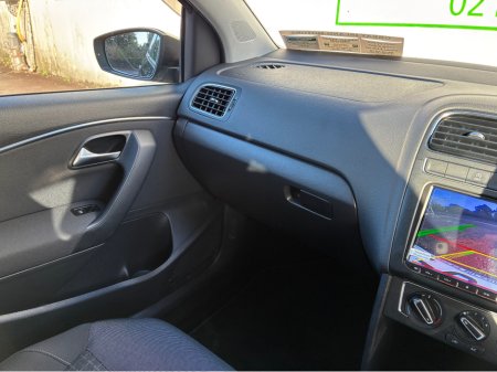 2016 Volkswagen Polo 1.2i TSI Petrol Automatic Comfortline €13,500 thumbnail