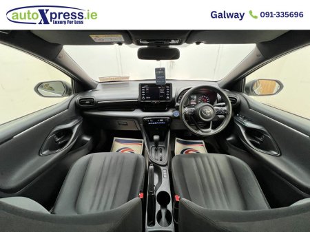 2021 Toyota Yaris - thumbnail 2