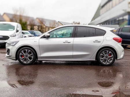 2023 Ford Focus 2023 Ford Focus Silver 1.0L EcoBoost 125PS ST-Line thumbnail