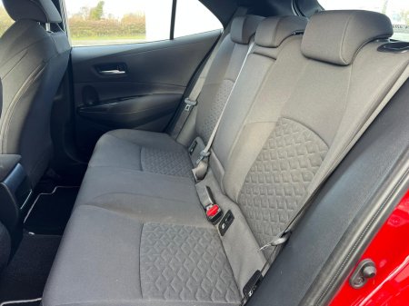 2021 Toyota Corolla 1.8 Hybrid Luna Hatchback €21,500 thumbnail