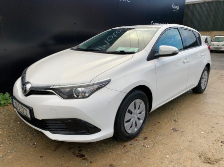 2019 Toyota Auris 1.4 D4D TERRA CAR VAN // PRICE EXCL. VAT // LOW MILEAGE // GREAT CONDITION // 04/26 CVRT // €6,906 thumbnail