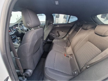 2017 Opel Astra - thumbnail 26