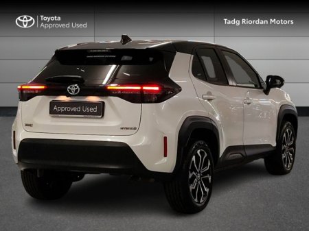 2023 Toyota Yaris Cross LUNA SPORT €31,950