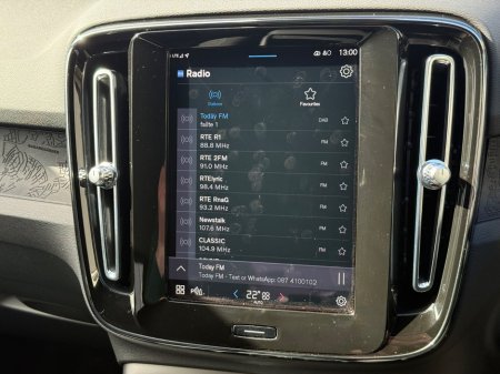 2022 Volvo XC40 - thumbnail 13