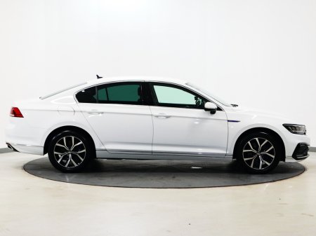 2021 Volkswagen Passat *30* GTE S-A DSG €25,800