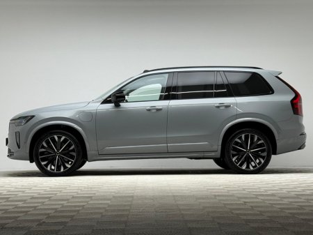 2025 Volvo XC90 ULTRA DARK T8 RECHARGE 2.0 PHEV AWD *7 SEATER* €84,990 thumbnail