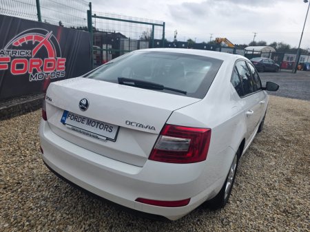 2016 Skoda Octavia - view 4
