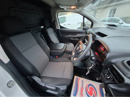 2022 Opel Combo Low mileage! €12,450 thumbnail