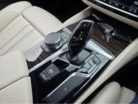 2017 BMW 5 Series - thumbnail 28