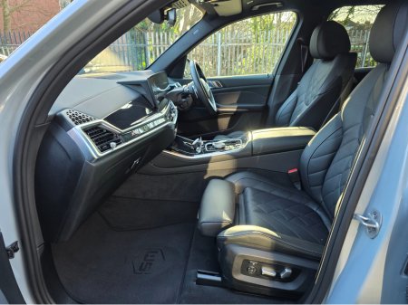 2025 BMW X5 XDRIVE50E M SPORT AUTO. ONLY 5K MILES. FINANCE ARRANGED. SIMI. AA APPROVED. €97,950 thumbnail