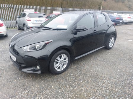 2023 Toyota Yaris 1.5 HYBRID LUNA 4DR AUTO €17,500 thumbnail