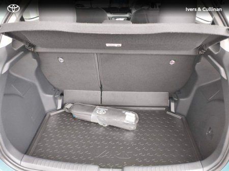 2025 Toyota Yaris - thumbnail 9