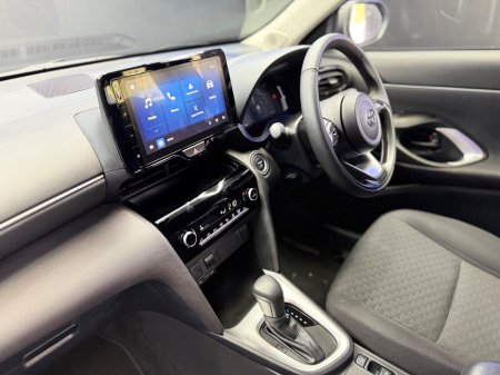 2025 Toyota Yaris Cross - thumbnail 19