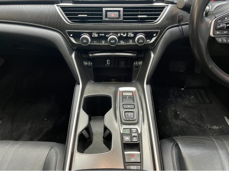 2020 Honda Accord €27950! 2020 HONDA ACCORD EX 2.0 AUTOMATIC / CRUISE CONTROL / REVERSE CAMERA / ELECTRIC MEMORY & HEATED SEATS / PADDLE SHIFTERS / PANORAMIC SUNROOF / HEATED REAR SEATS €27,950 thumbnail