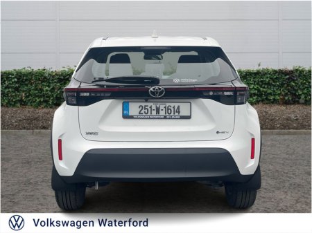 2025 Toyota Yaris Cross 1.5 Hybrid Luna thumbnail