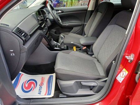 2025 Volkswagen T-Cross 1.0 TSI M5F 95HP Edit 75, Kings Red, 17km. €28,750 thumbnail