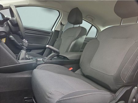 2019 Renault Megane - thumbnail 14