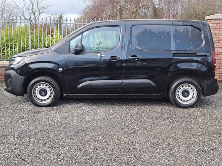 2024 Citroen Berlingo Enterprise Blue 1.5 Diesel Panel van only 22,000 Kms Vat invoice available. €21,750 thumbnail