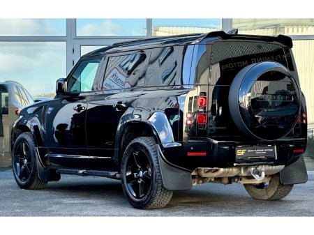 2025 Land Rover Defender - thumbnail 4